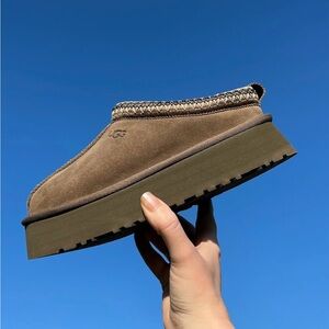 Women’s UGG Tazz Hickory NIB #9